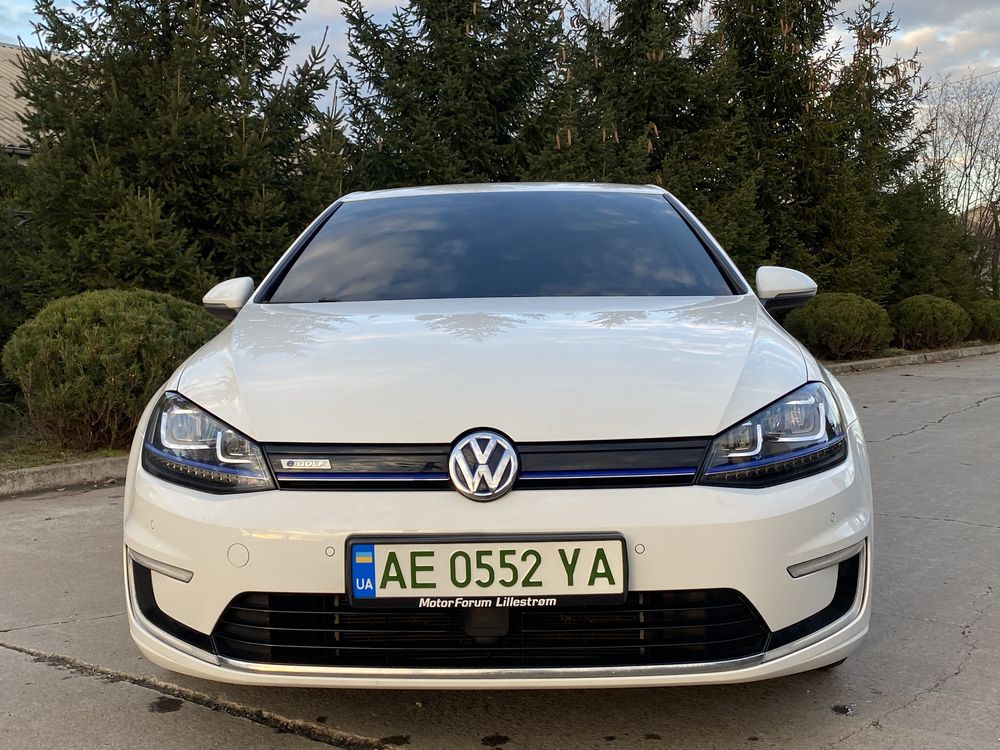 Продам Volkswagen e-Golf