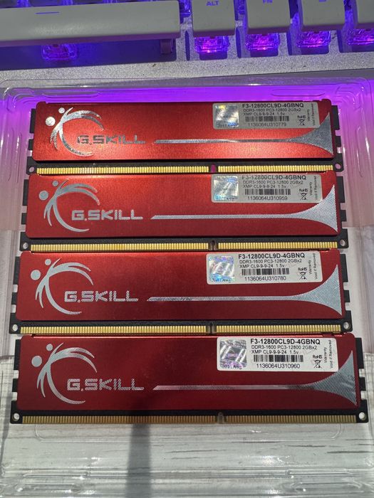 Оперативна памʼять DDR3 G.Skill F3-1200CL9D-4GBNT (4х2гб)