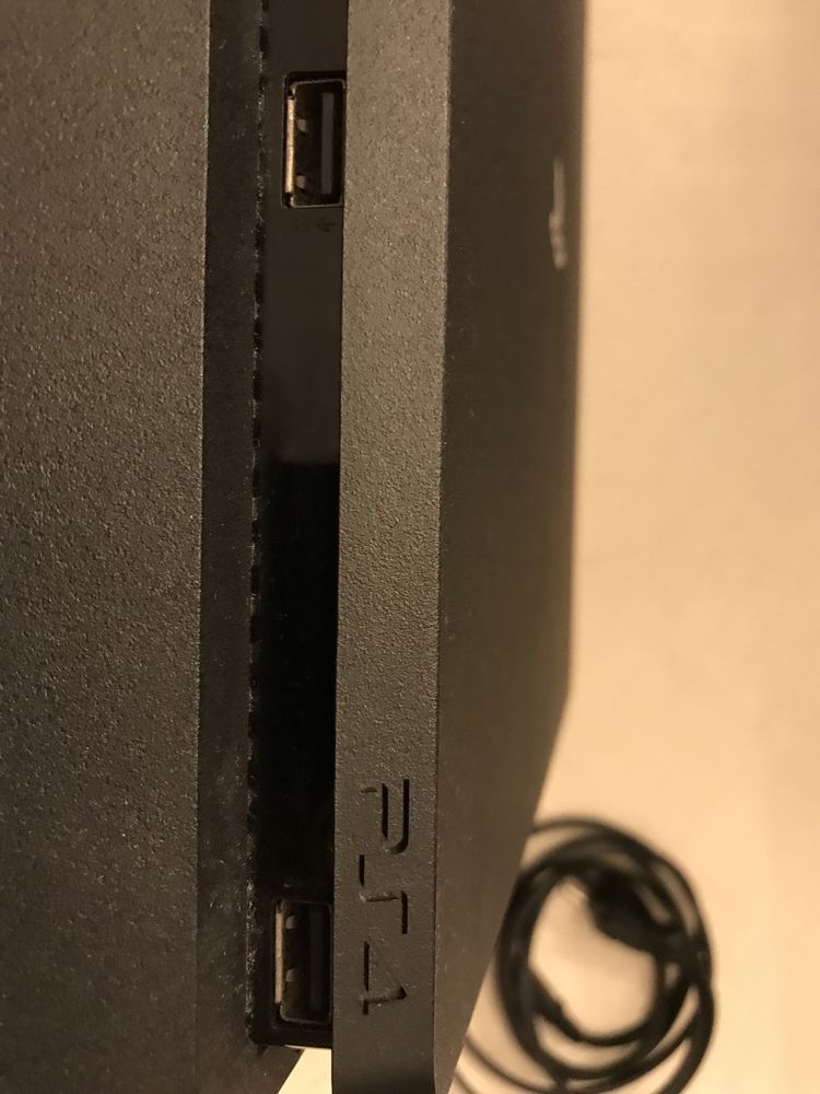 PlayStation Ps 4 slim
