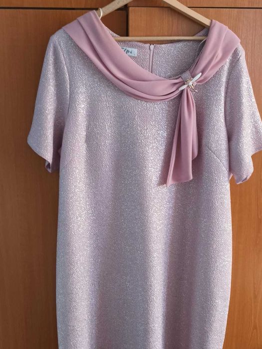 Wizytowa sukienka pudrowy róż elegancka rozmiar 50
