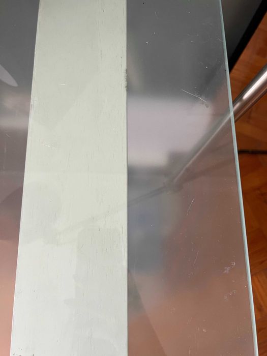 Tampo Secretária vidro fosco IKEA e cavalete branco