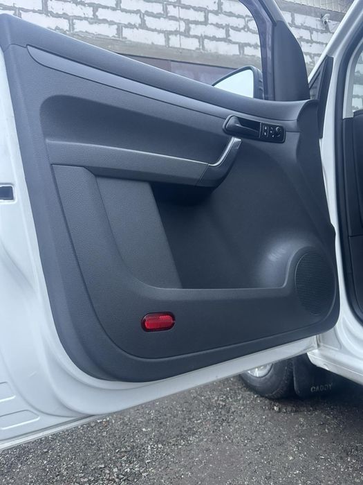 Продам VW Caddy 1.6