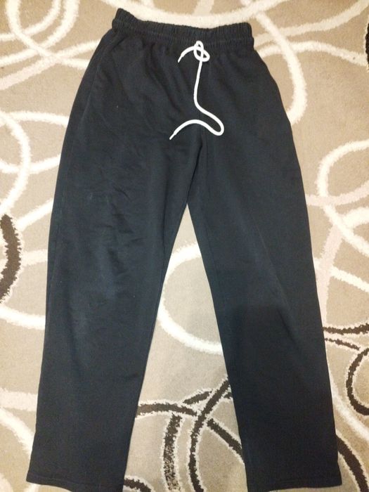 Чорні широкі штани унісекс