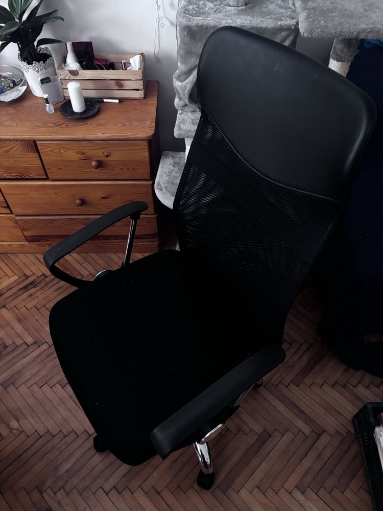 Krzeslo obrotowe IKEA