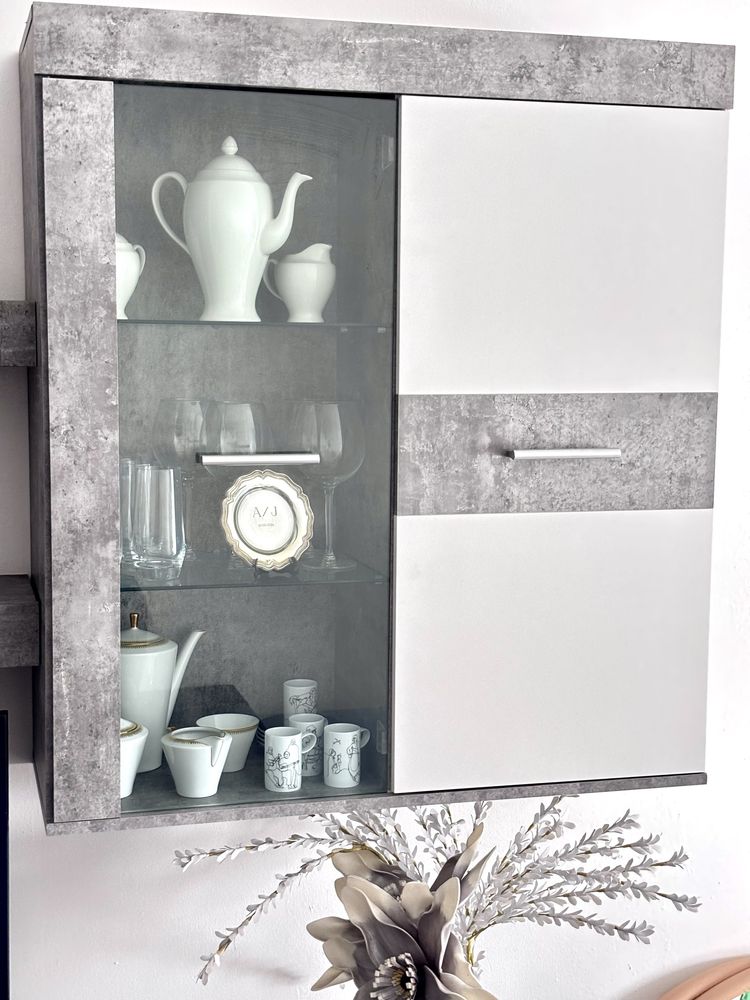 Móvel TV + Estante + Vitrine – Bom Estado