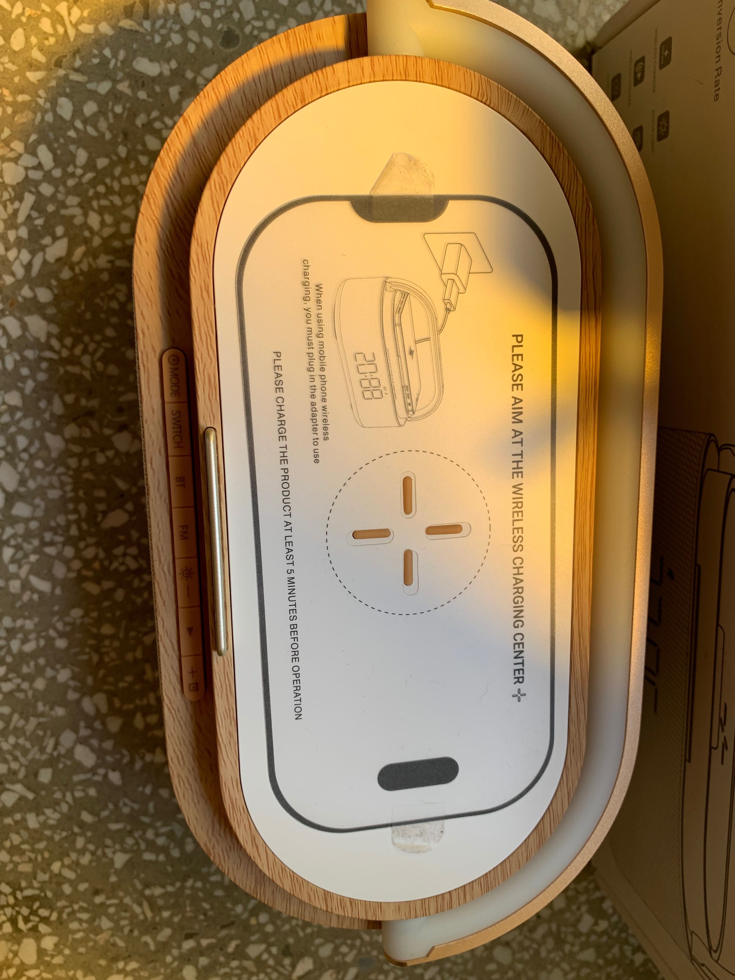 Radio Radiobudzik Głośnik Bluetooth Ładowarka Bezprzewodowa Lampka