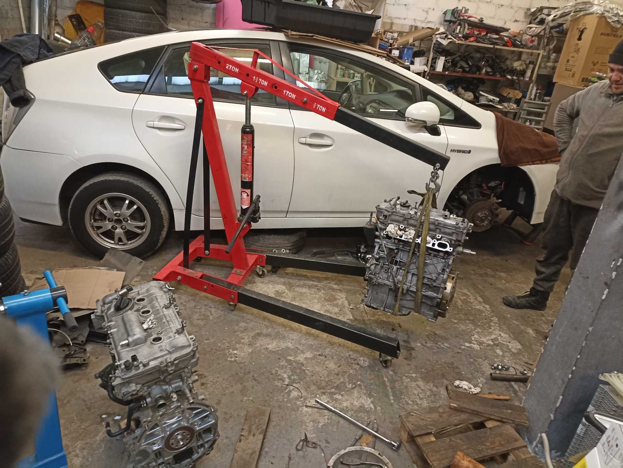 silnik prius auris 1.8