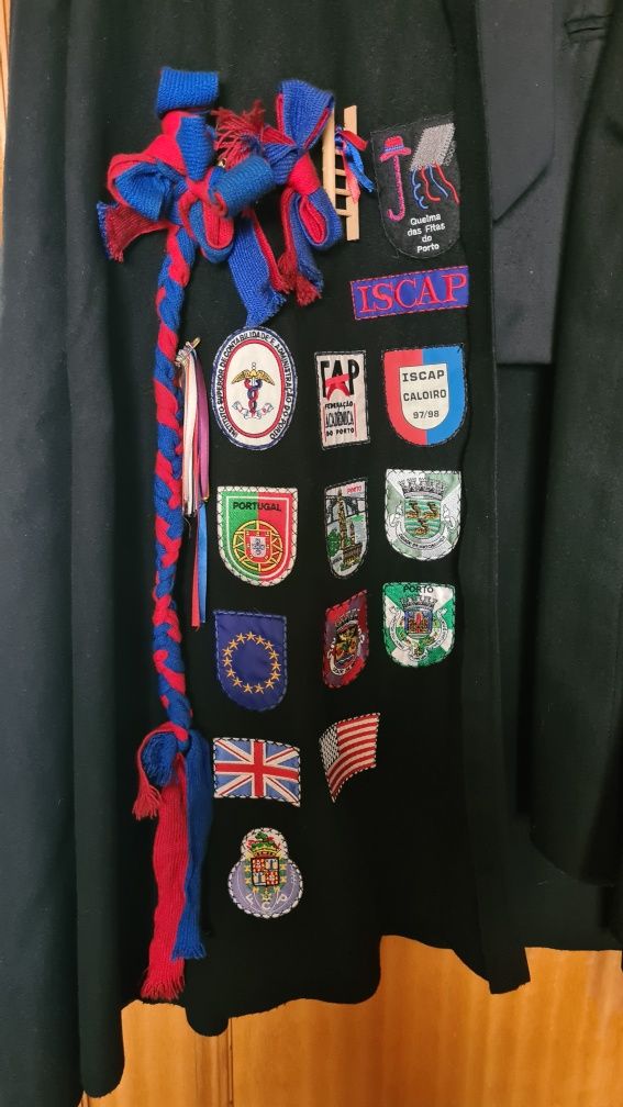 Emblemas para traje académico