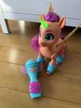 My Little pony spiewajaca sunny na rolkach hasbro