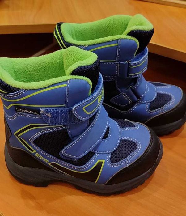 Продам зимові термочеревики b&g р. 25