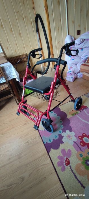 Balkonik, chodzik czterokołowy