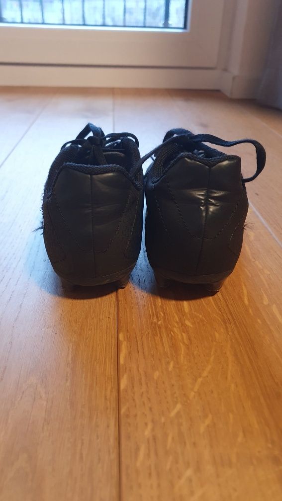 Dziecięce buty pilkarskie, korki adidas