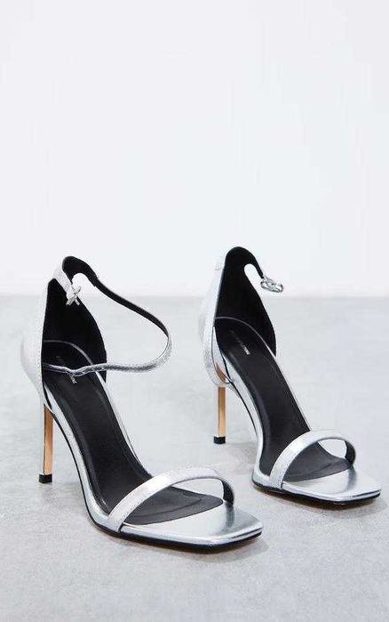 Нові сріблясті босоніжки на підборах бренду PLT