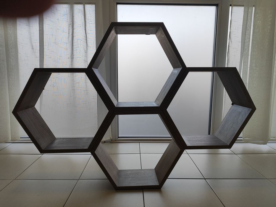 Продам настінну полицю...