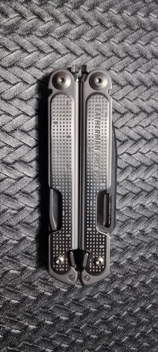 Leatherman Free P2 kolekcjonerski rzadki okaz multitool edc