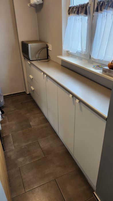 Składanie mebli, cięcie blatów i drzwi