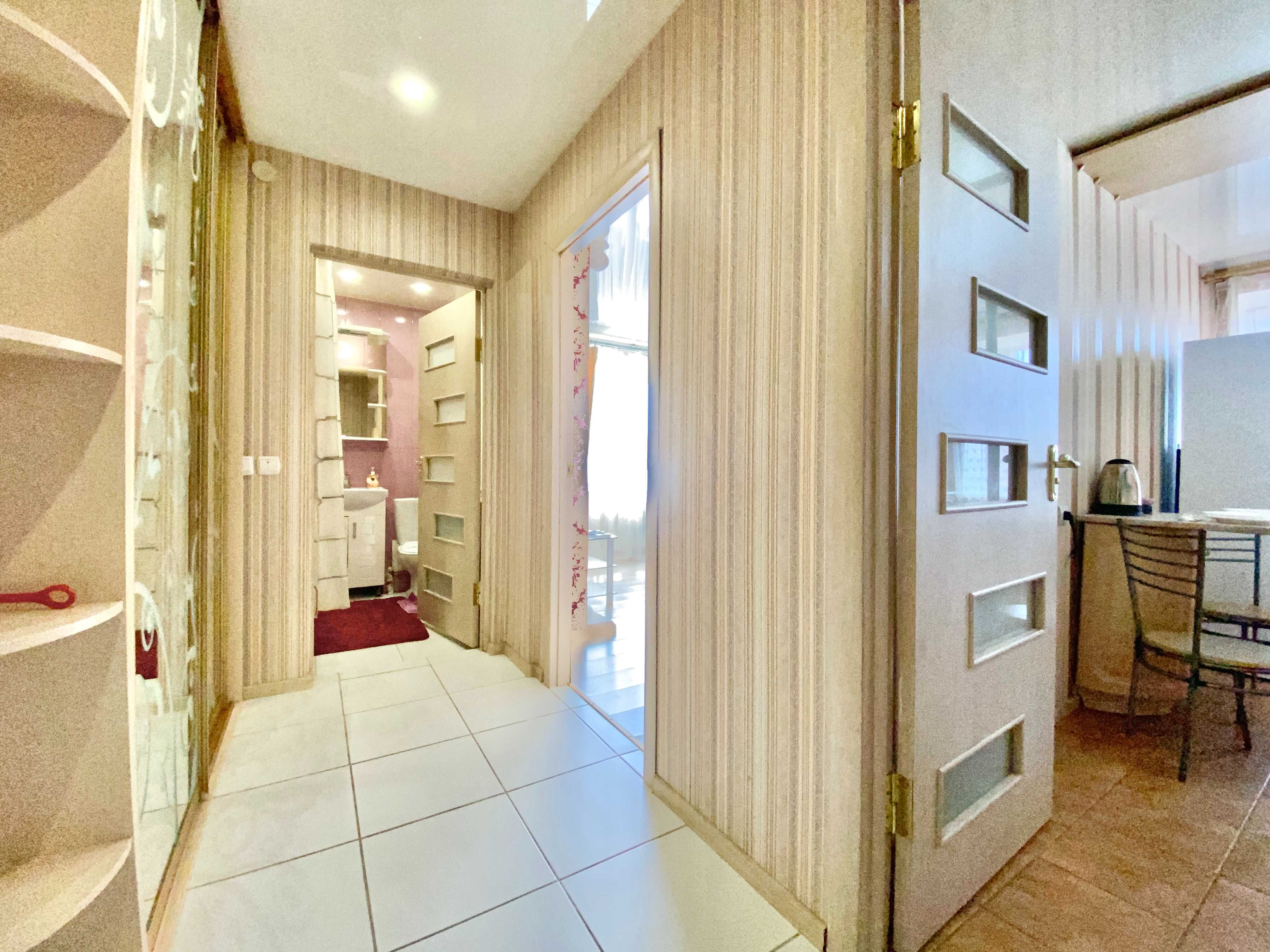 ApartPoltava Світла 1-кімн студія подобово ,ЦЕНТР.Документація звітна
