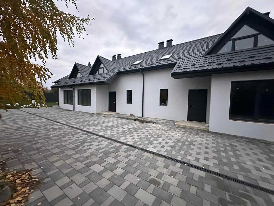 Стильні таунхауси в Гореничах — простір, комфорт, природа!