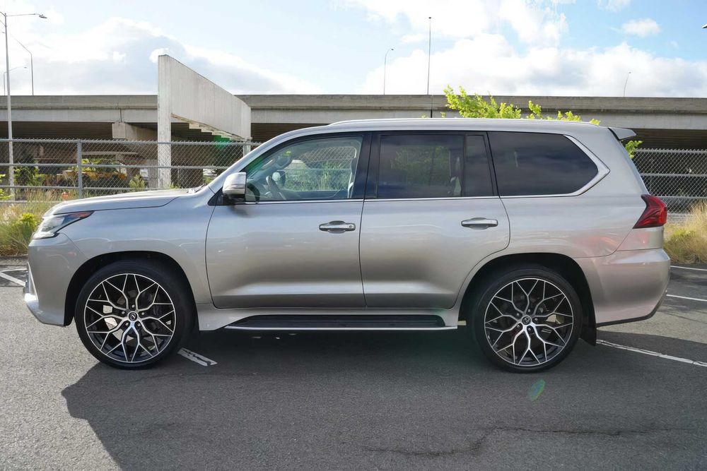 Lexus LX 570      2016