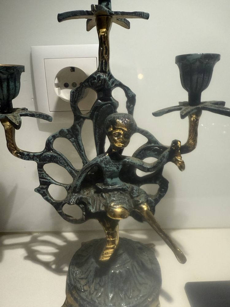 Par de Castiçais em Bronze Fundido – Estilo Art Déco / Fantasia