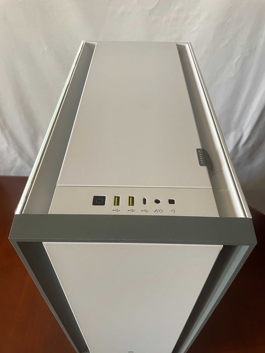 Корпус ПК Corsair 5000D Tempered Glass White
