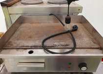 Grill elektryczny gładki, nieryflowany YATO YG-04585 r.prod. 2021