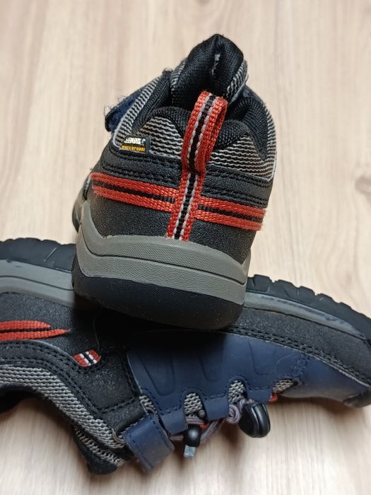 Sapatilhas caminhada Keen