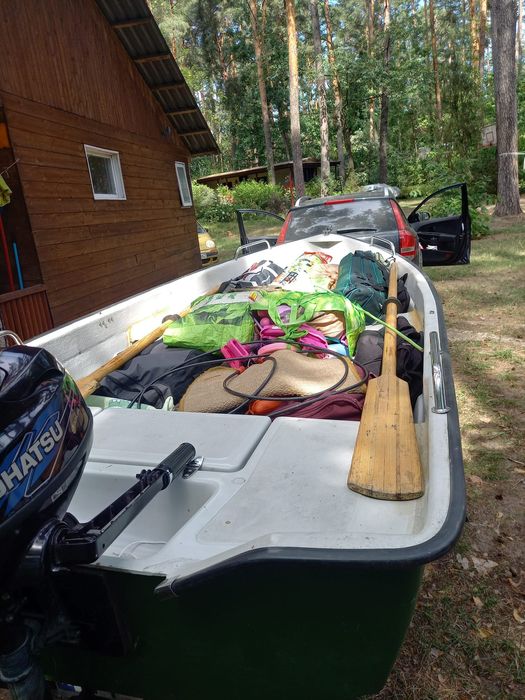 Łódź łódka wędkarska na ryby