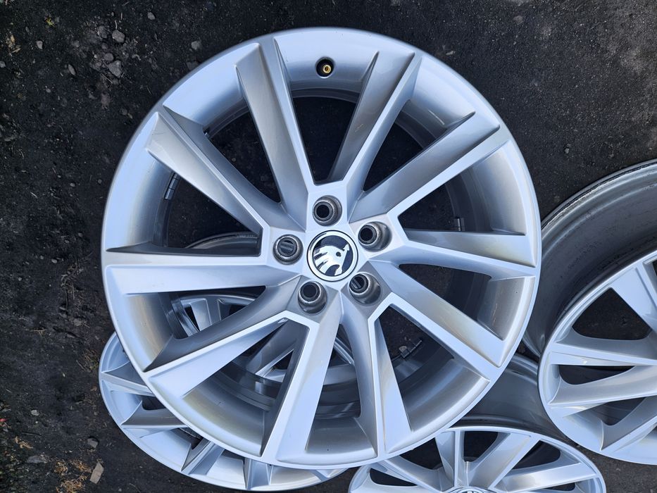 Alufelgi 17 Skoda Scala Kamiq Fabia IV ET38 5x100