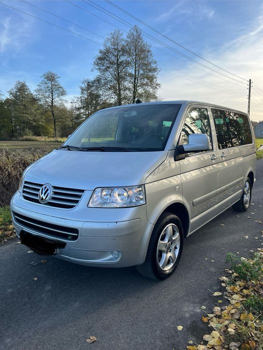 Volkswagen Multivan MULTIVAN 2.5TDI Hak, 2 strony drzwi rozsuwane.