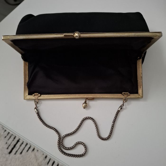 Mała torebka do ręki vintage na złotym łańcuszku /portmonetka