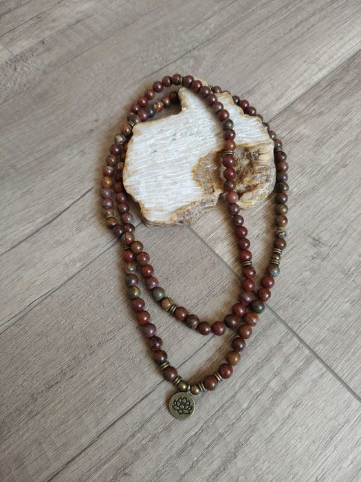 Четки мала с натуральным камнем