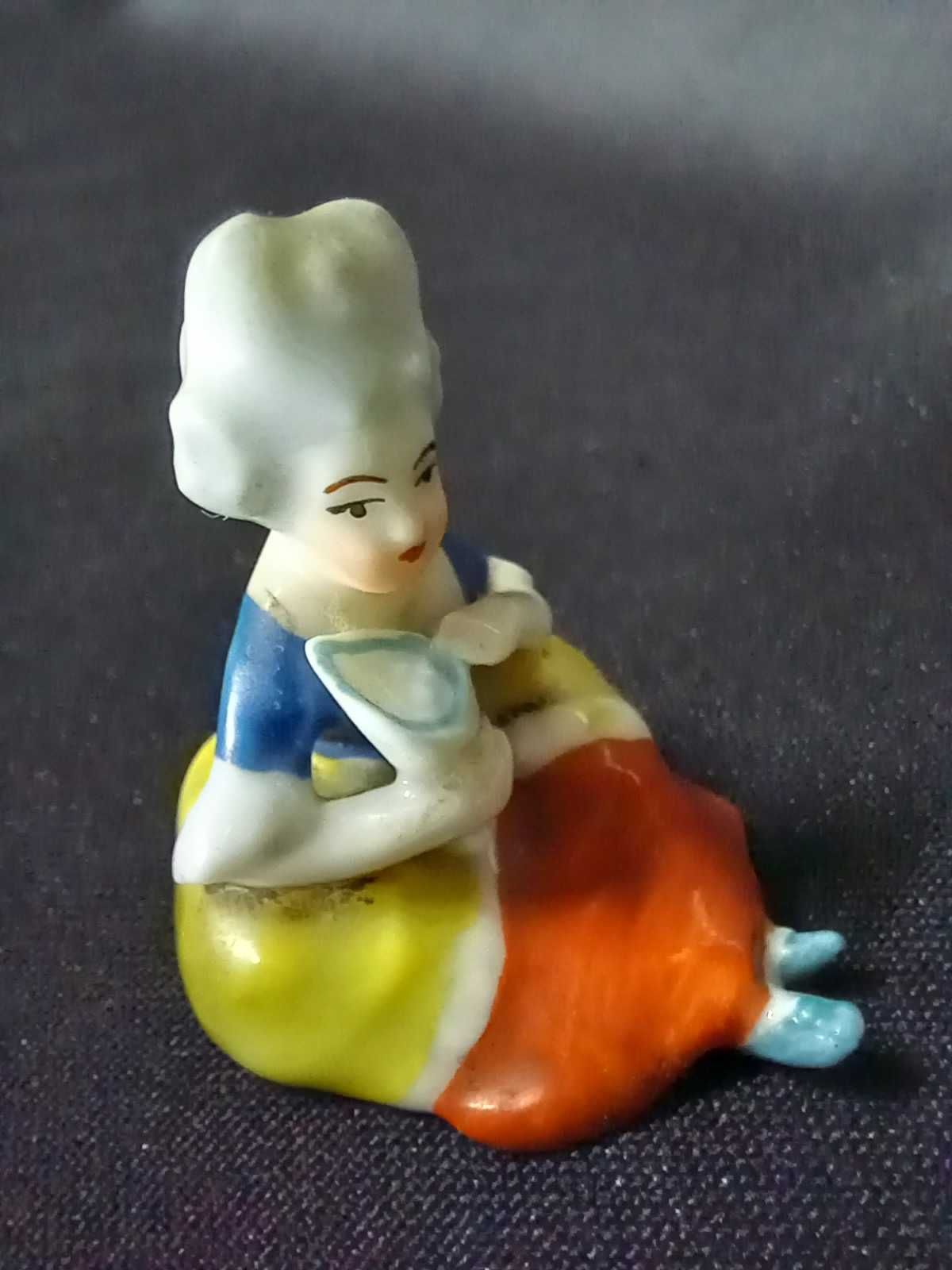 Goebel - Figura de Dama miniatura pintada à mão