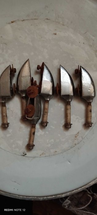 Тарелки  14  Ссср Бронзовые    Ножки  лаги крепления  Tro