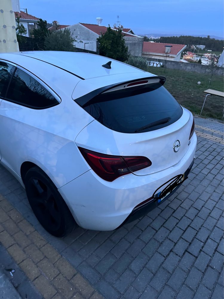 Carro Opel Astra GTC