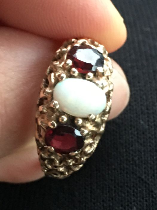 Złoty pierscionek antyk opal granaty