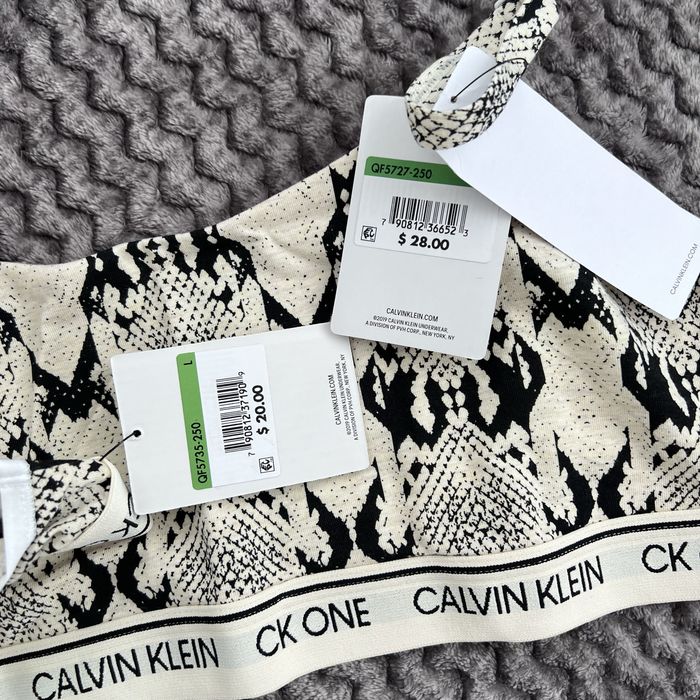 Комплект білизни Calvin Klein розмір L