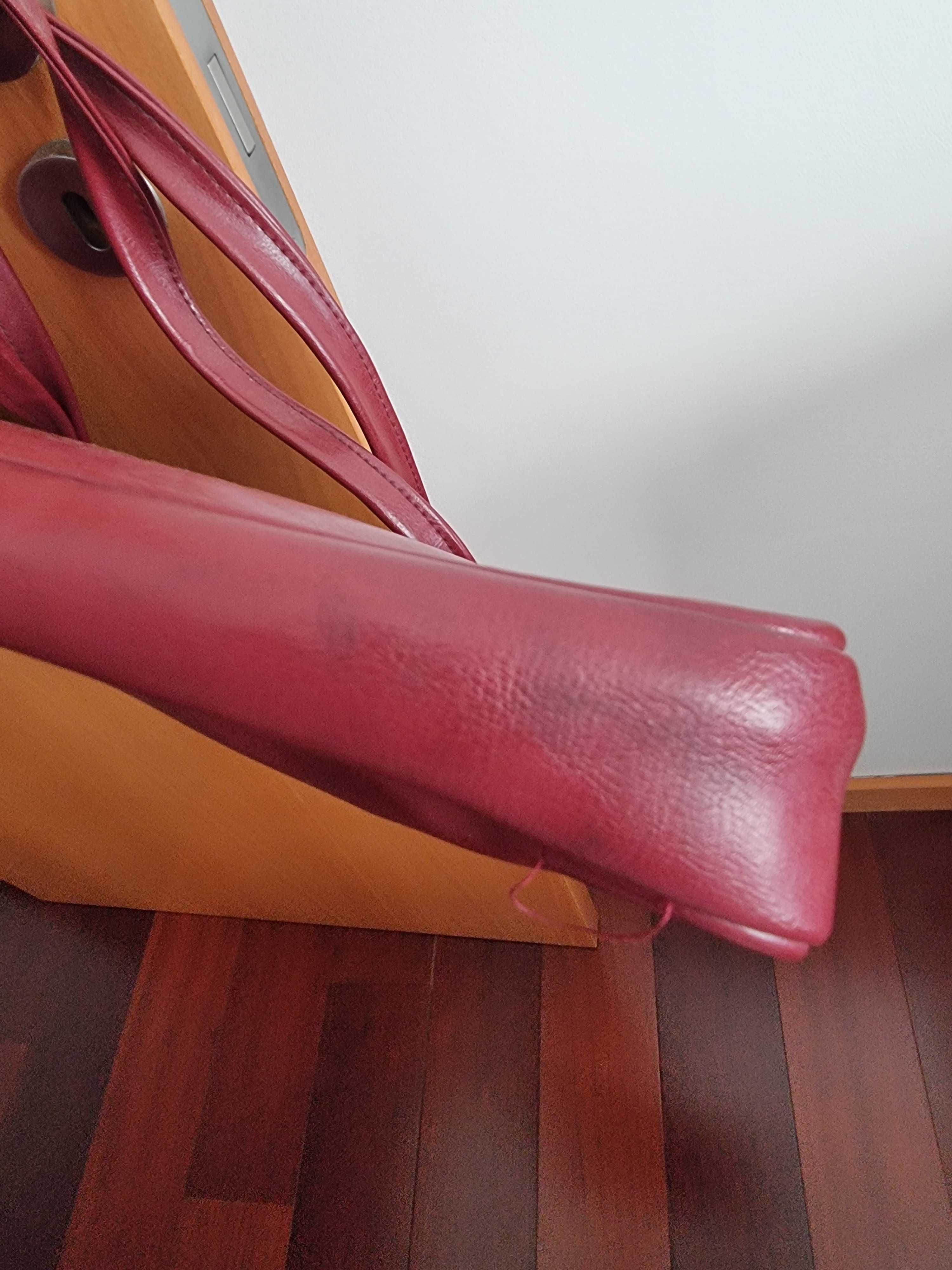 Mala bordeaux Design com formato para portátil