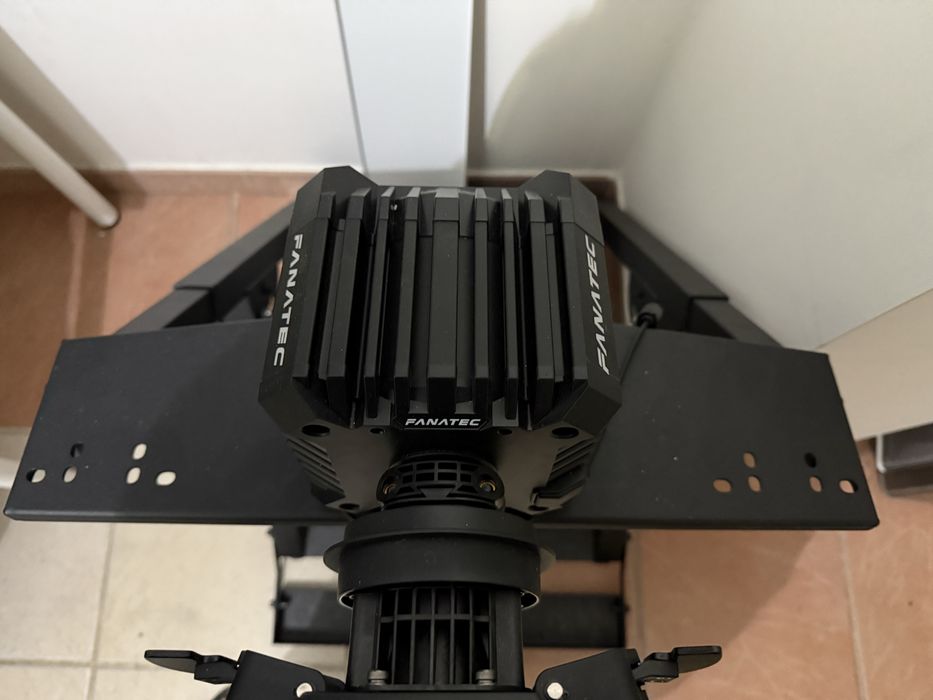 Simulador Fanatec Clubsports F1 Esports v2