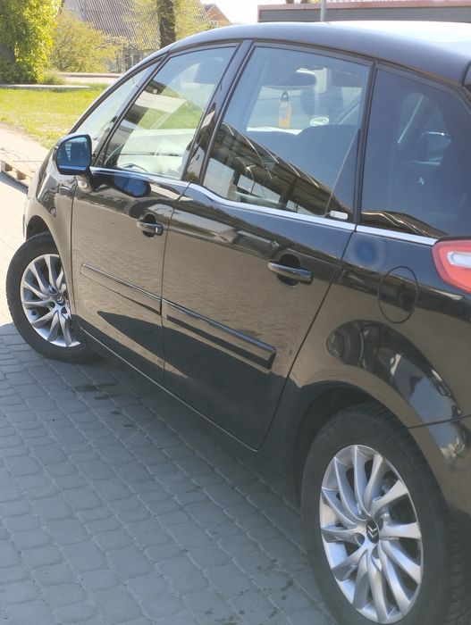 Авто має страховку