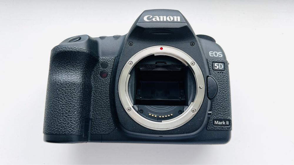 Фотоапарат Canon EOS 5D Mark II