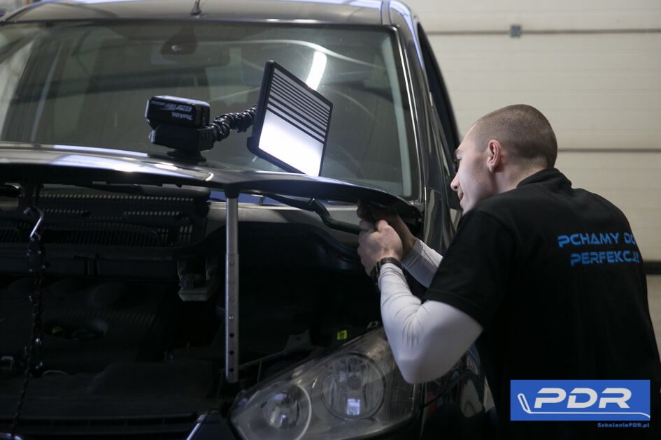 Szkolenie PDR - kurs bezlakierowe usuwanie wgnieceń - SzkoleniePDR.pl