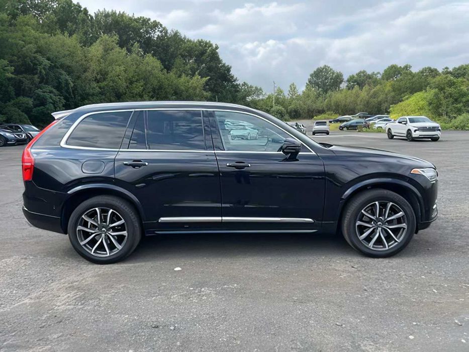 Volvo XC90      2017