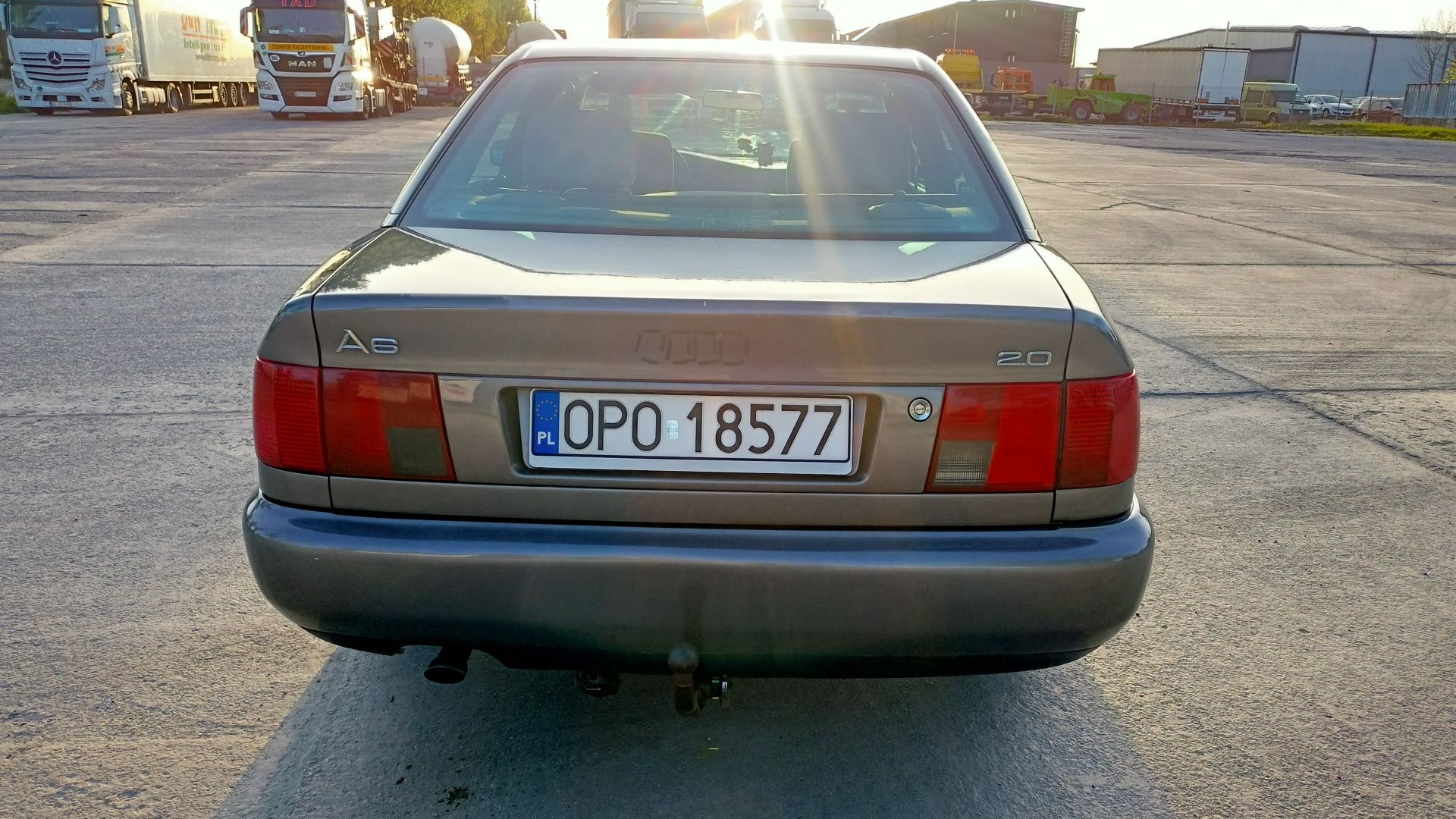 Audi A6 C4 sedan 2.0 benzyna