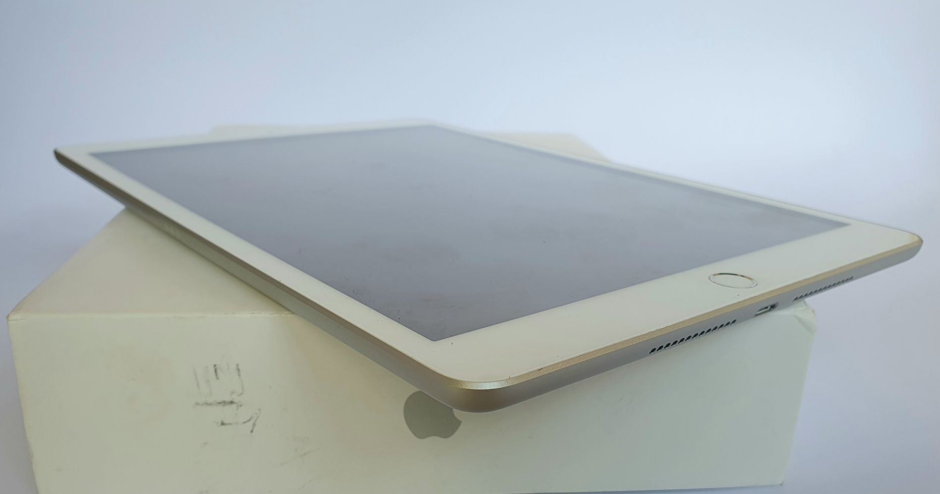 iPad 7 32gb wifi A2197 Silver робочій цілий подарунок!