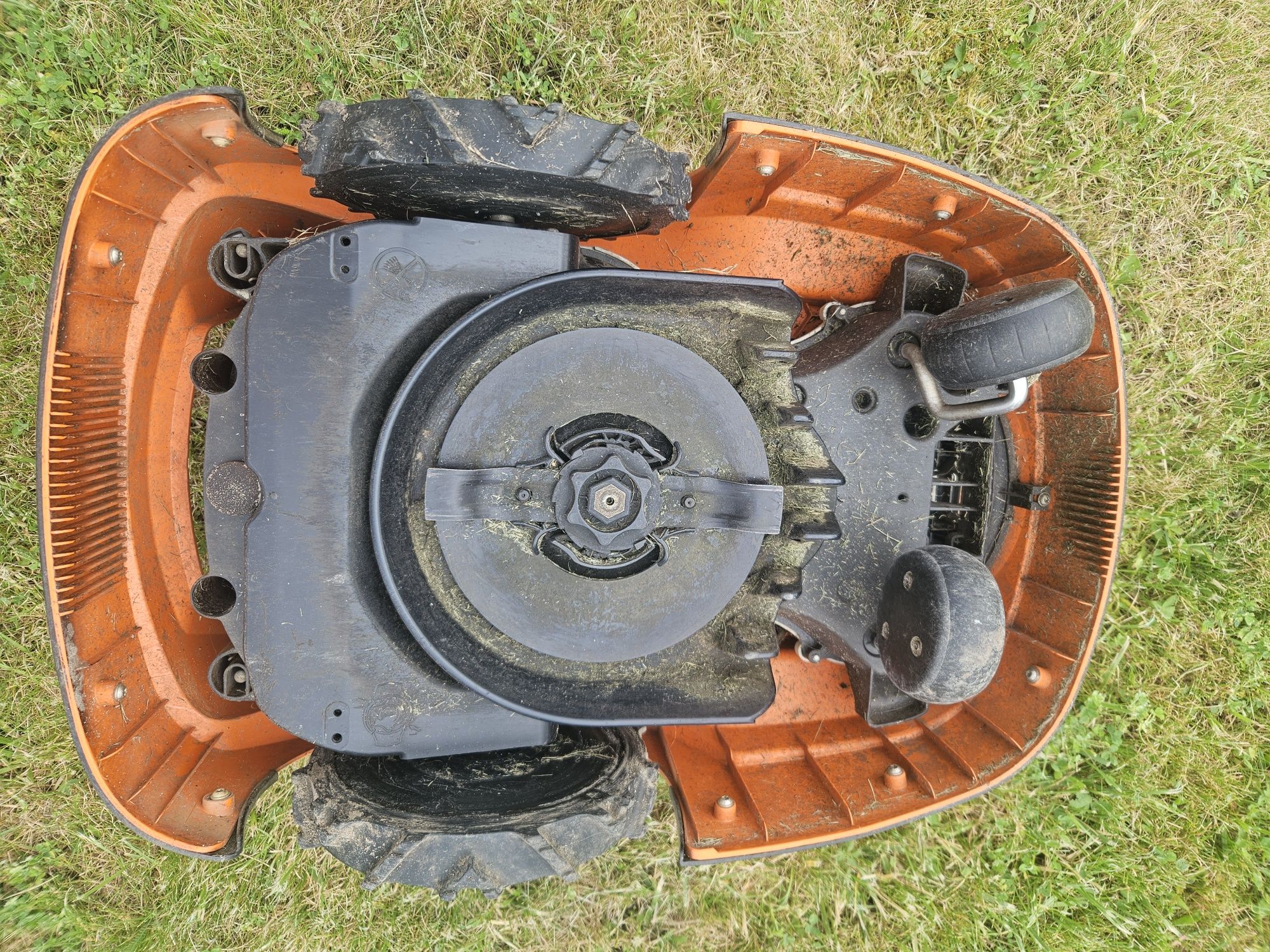Robot koszący STIHL RMI 422P
