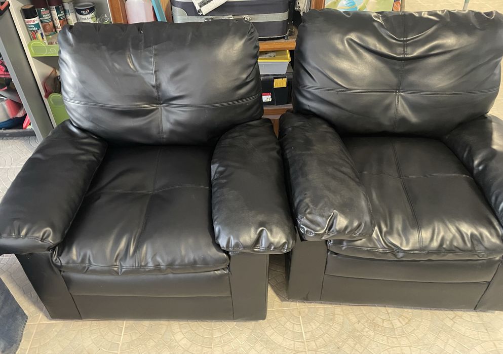 2 sofas semi usados