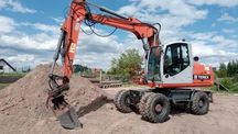 roboty ziemne koparki JCB kruszywo rozbiórka wykopy transport