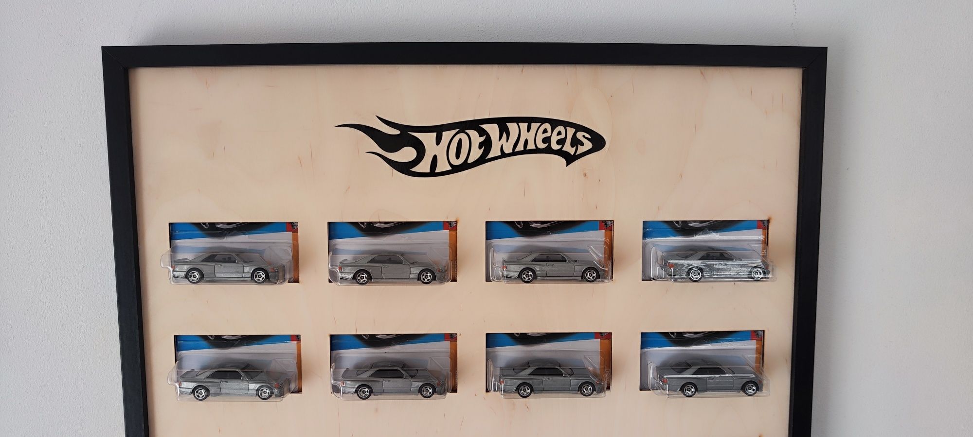 Hot Wheels rama 28 modeli 52x72cm box ekspozytor półka case gablotka