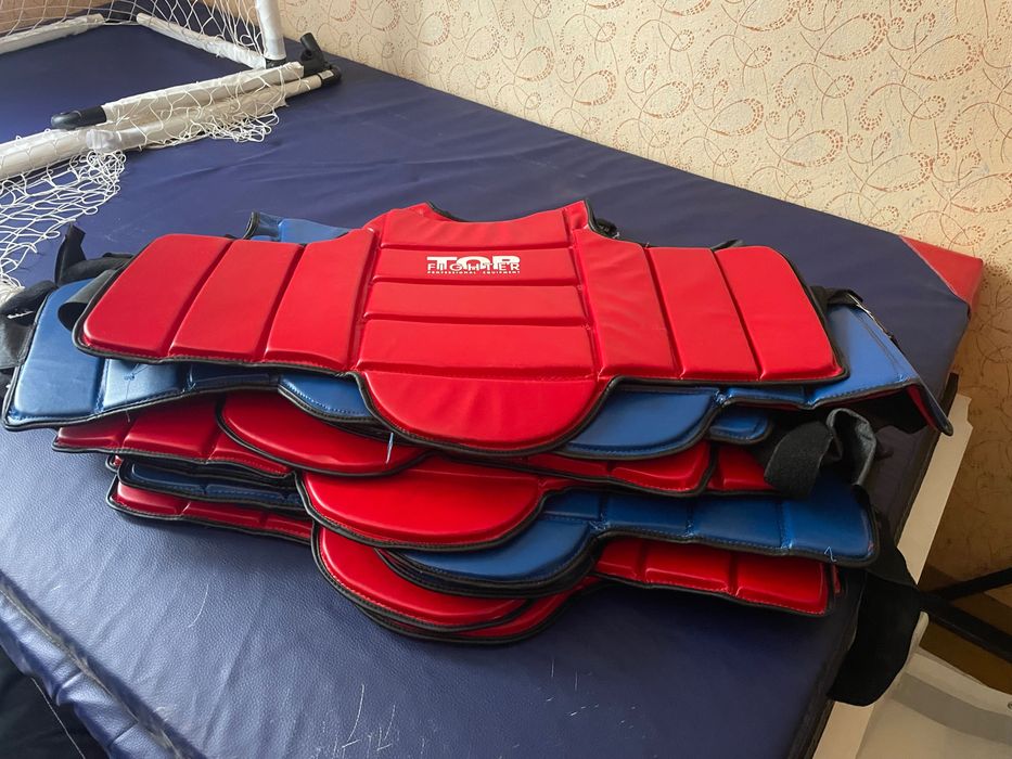 Ochraniacz tułowia  HOGO Junior dwustronny karate